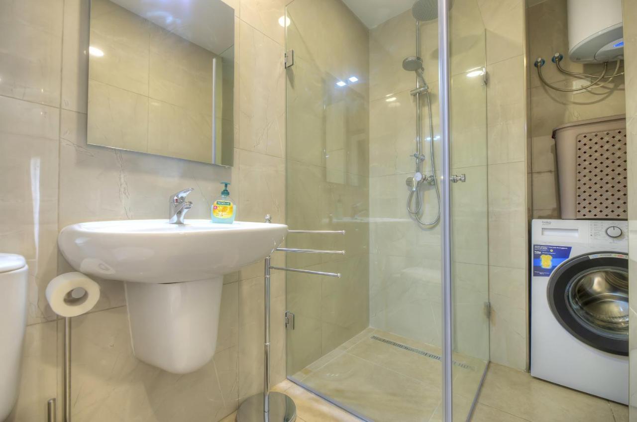 Brand New And Tastefully Furnished 2 Bedroom Apartment Ddif1-2 Gzira Eksteriør bilde